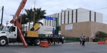 Cierran vialidad cercana al IMSS de Matamoros, privilegian urgencias