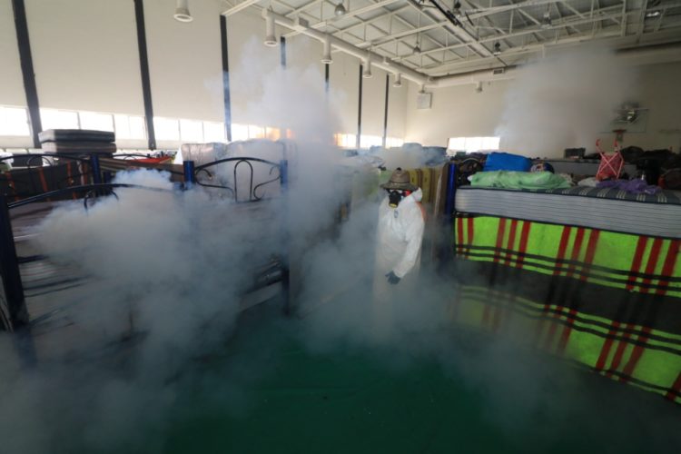 Sanitiza Gobierno de Matamoros campamento de migrantes para prevenir contagios de coronavirus