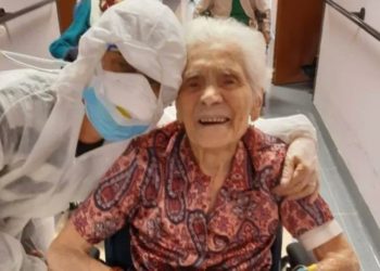 Italiana de 104 años se recupera del COVID-19