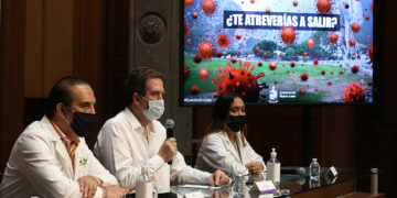 Nuevo León arranca pruebas drive-thru para COVID-19