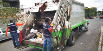 Redoblan esfuerzos en recolección de basura en Victoria.