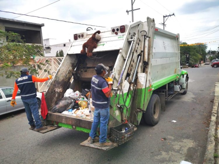 Redoblan esfuerzos en recolección de basura en Victoria.