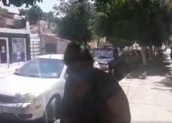 Familiares de pacientes foráneos se quejan por que no les prestan el uso de los sanitarios en el Hospital Civil de Victoria.