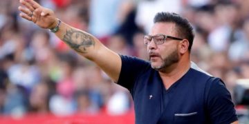 Antonio Mohamed asegura que salir de Monterrey no es la solución
