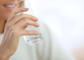 ¿Porque es importante mantenernos hidratados durante la cuarentena?