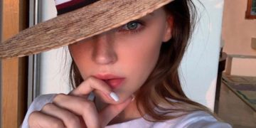 Belinda le canta a sus seguidores en redes sociales