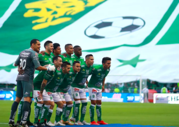 ¡Generosos! El Club León realizó la donación de 5,000 guantes