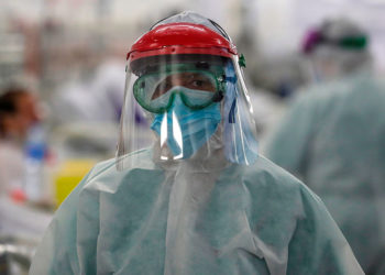 Piden no inyectar desinfectantes por COVID-19 como planteó Trump