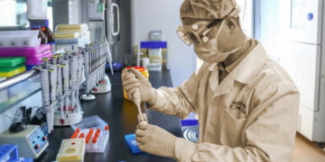 Inteligencia de EUA niega creación humana de COVID-19