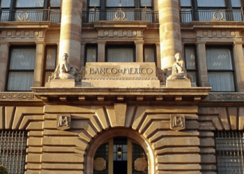 Políticos y empresarios apoyan millonaria inyección del Banco de México