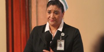 Enfermera pide con lágrimas no agredir al personal que le puede salvar la vida