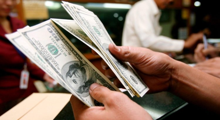 México intenta rescatar economía vendiendo bonos