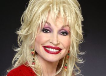 Dolly Parton dona 1mdd para investigación de Covid-19