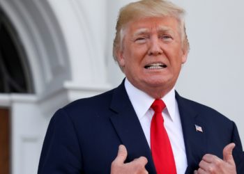 Donald Trump critica a gobernadores que piden más pruebas de COVID-19