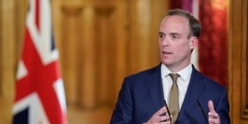 Reino Unido extiende 3 semanas más la cuarentena tras 861 muertes en 24 hora por Covid-19