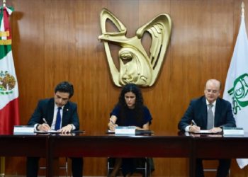 Anuncian distribución de 20 toneladas de insumos médicos