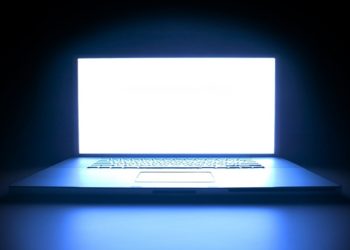 ¿La luz de las pantallas puede dañar la piel?