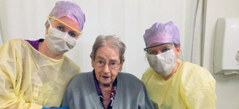 Mujer de 101 años se cura de coronavirus en Holanda
