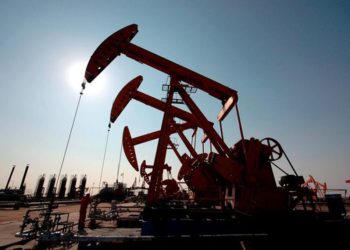 Trump anuncia plan de ayuda para industria petrolera