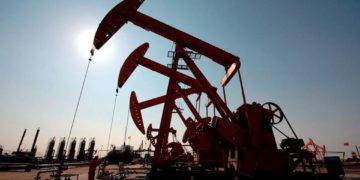 Trump anuncia plan de ayuda para industria petrolera