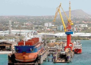 Pactan potencias petroleras histórica baja a producción