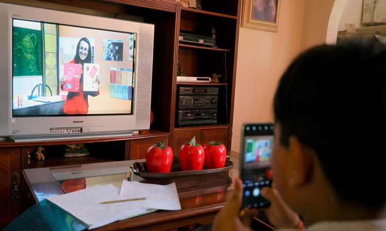 México ante el reto de educar a distancia a 30 millones de estudiantes