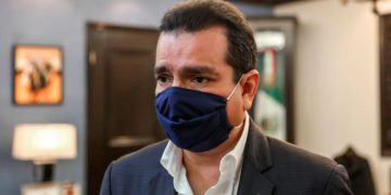 Llama Rivas a denunciar abusos por el ‘no circula’