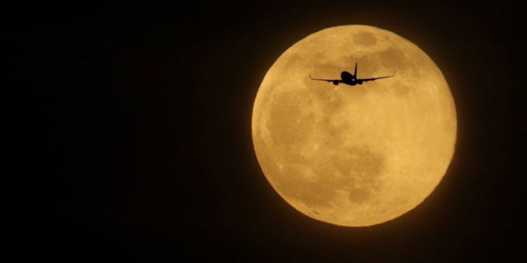 La super luna rosa de hoy será la más grande y brillante