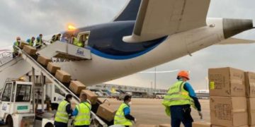 Llega a México séptimo cargamento con insumos médicos contra COVID-19