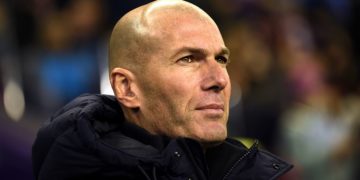 Zidane se suma al apoyo contra el coronavirus y dona equipo médico a un hospital en Argelia