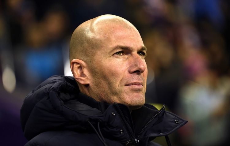 Zidane se suma al apoyo contra el coronavirus y dona equipo médico a un hospital en Argelia