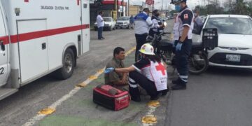 Distraído conductor causa carambola vehicular