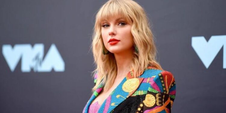 Taylor Swift acusa a Trump de avivar el racismo