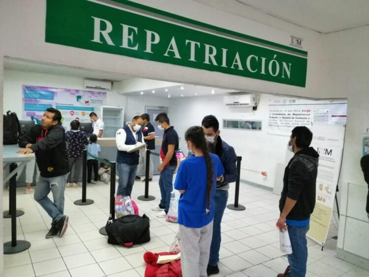 Acuerdan aislar a repatriados con fiebre en N. Laredo