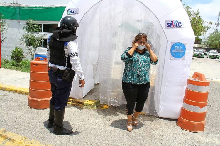 Instalan túnel sanitizante en Dirección de Tránsito de Victoria.