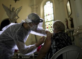 Revela OMS que hay 7 u 8 candidatas principales para vacuna Covid-19