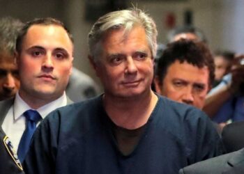 Ponen en prisión domiciliaria a exjefe de campaña de Trump