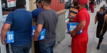 Va al OXXO por cerveza… y se ‘lleva’ Covid-19