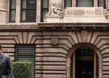 Banxico baja tasa de interés a 5.5%, por impacto de Covid-19