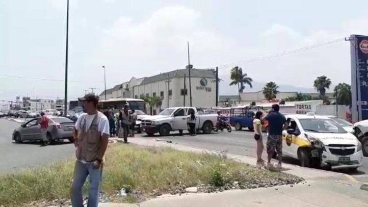 Cuatro lesionados en aparatosa carambola
