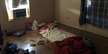 Patrulla Fronteriza descubren en escondite a 13 indocumentados mexicanos