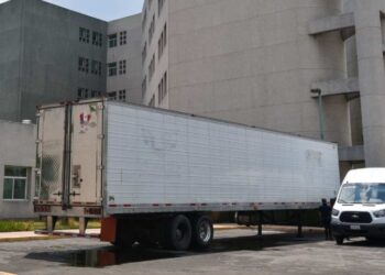 Por saturación de crematorios, Edomex dispone 16 tráileres refrigerantes