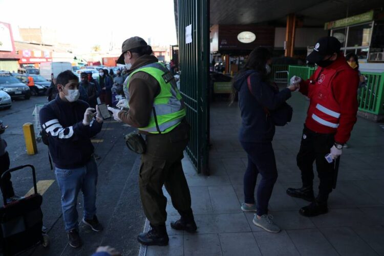 Chile supera 50 mil casos de Covid-19 y la situación es crítica