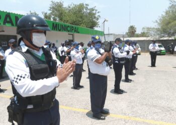 Donan cubrebocas a elementos de Tránsito en Cd.  Victoria.
