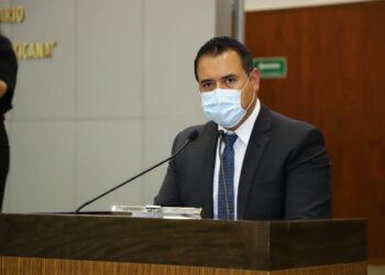 Cárcel de 4 años a quien atente contra personal médico en emergencia sanitaria