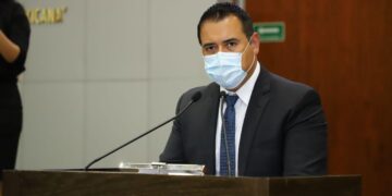 Cárcel de 4 años a quien atente contra personal médico en emergencia sanitaria