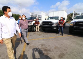 Entrega Alcalde de Matamoros 4 camiones para basura y 3 patrullas