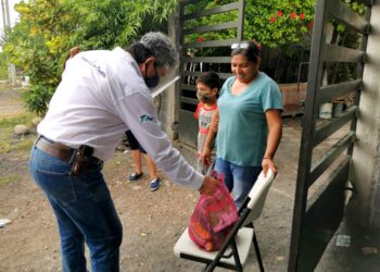 Continúa entrega de apoyo alimentario en colonias de Victoria