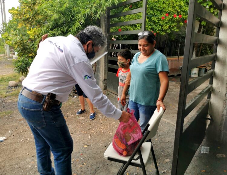 Continúa entrega de apoyo alimentario en colonias de Victoria