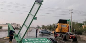 Restablecen semáforos dañados por tromba en N. Laredo